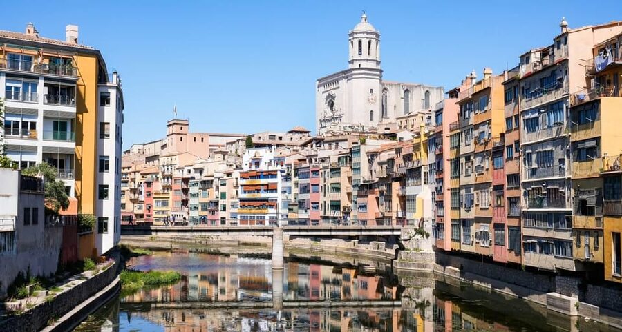 From Barcelona: Girona Guided Tour & Dalí Museum in Figueres - Leaving Barcelona for Girona