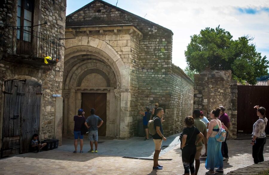 From Barcelona: Medieval Villages Day Tour - Key points to know before you book