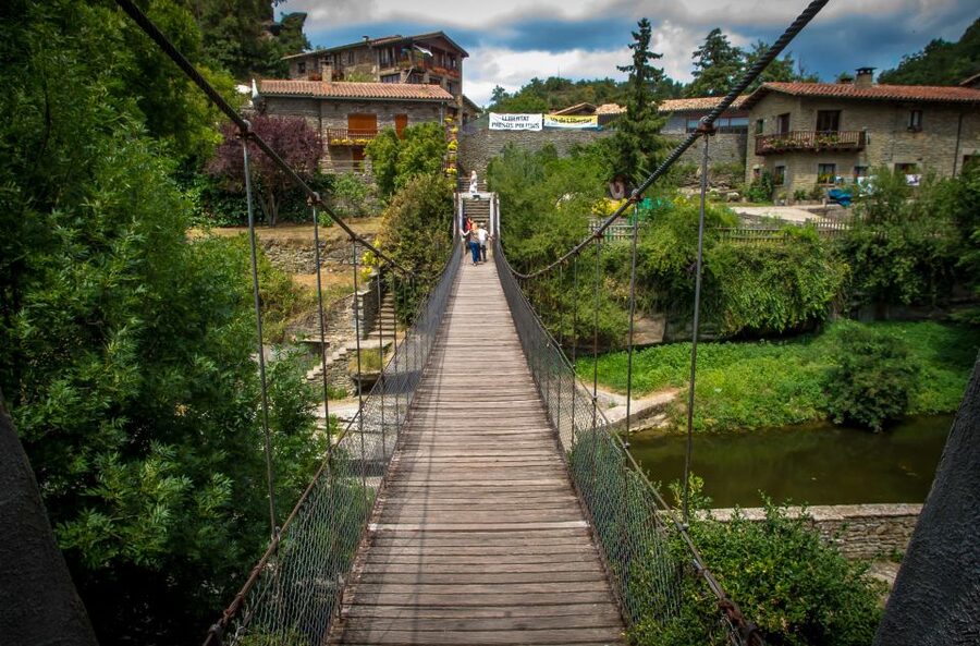 From Barcelona: Medieval Villages Day Tour - Is $117 a fair price?