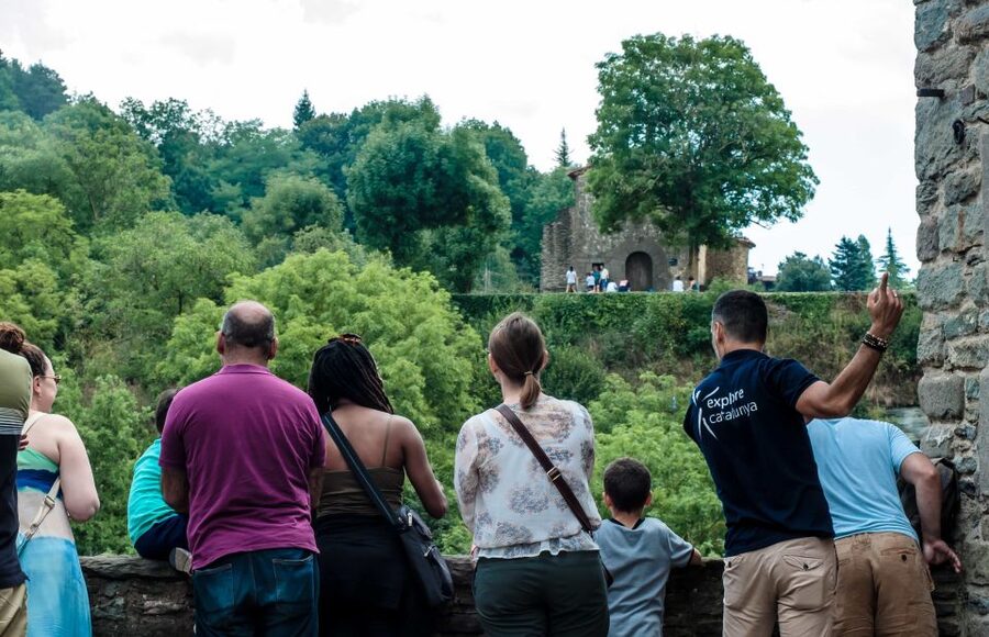 From Barcelona: Medieval Villages Day Tour - What to bring and how to pace the day