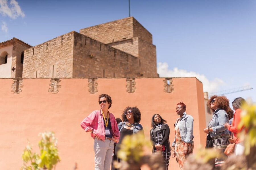From Barcelona: Montserrat Half-Day Wine and Tapas Trip - Who should book this experience