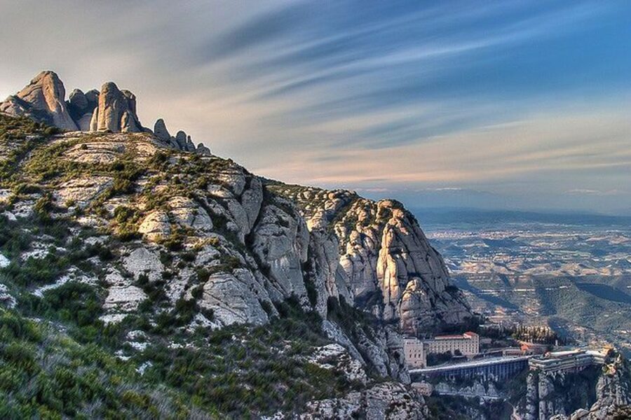 From Barcelona: Montserrat Tour, Rack Railway & Licor Taste - Is $50 a fair price?