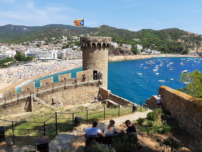 From Barcelona: Tossa de Mar Day Tour with Beach Time - Walking the walls to Tossa’s lighthouse