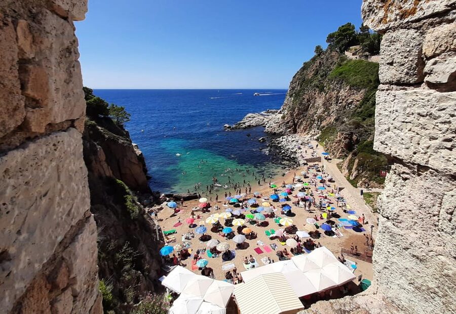 From Barcelona: Tossa de Mar Day Tour with Beach Time - Vila Vella and the old fishing quarter