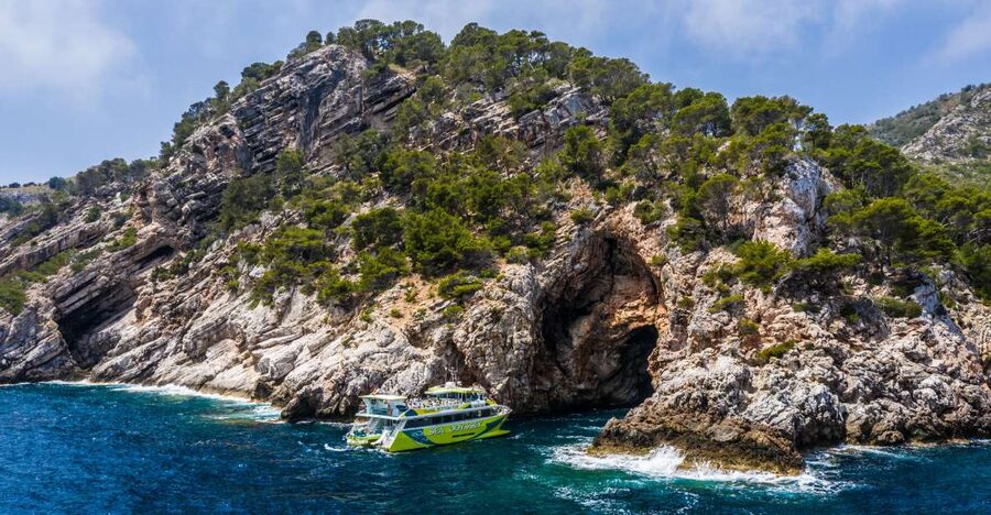 From Cala Ratjada: East Coast Glass-Bottom Boat Trip - Choosing between the 2-hour, 2.5-hour, and 3-hour cruises