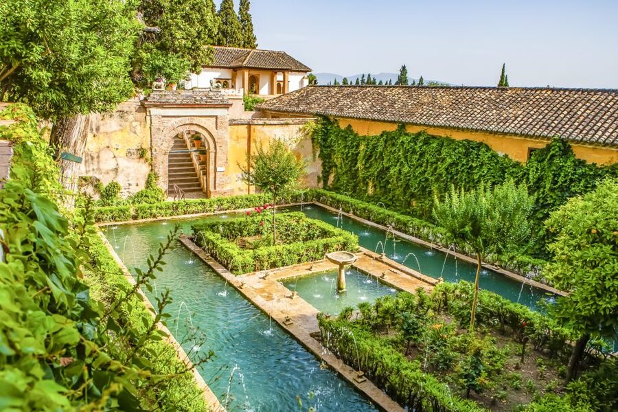 From Costa del Sol: Granada, Alhambra + Nasrid Palaces Tour - Your first taste of Granada