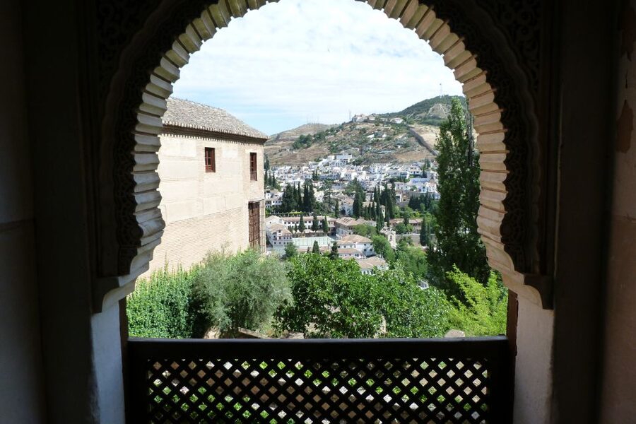 From Costa del Sol or Malaga: Granada and Alhambra Tour - Choosing between three ways to experience the Alhambra