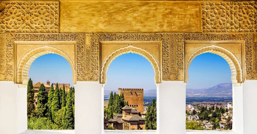 From Costa del Sol or Malaga: Granada and Alhambra Tour - Two hours to get your bearings in Granada