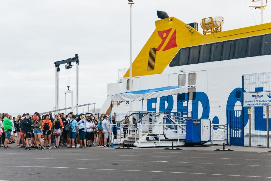 From Fuerteventura: Lanzarote Trip with Wine Tasting & Lunch - The early start and ferry from Corralejo