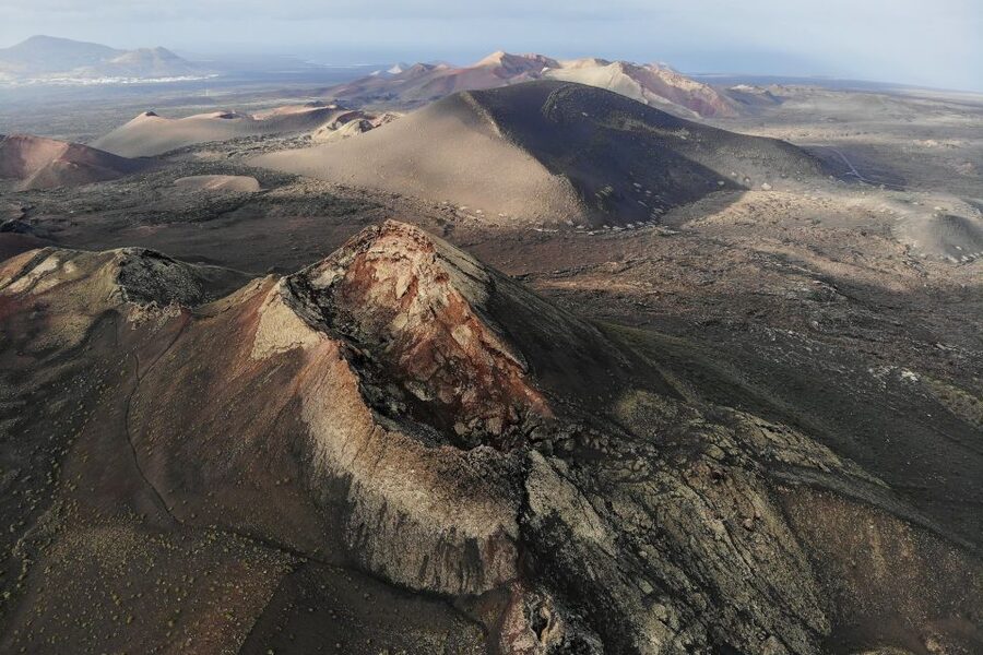 From Fuerteventura: Lanzarote Volcano and Wine Region Tour - Charco de los Clicos and El Golfo