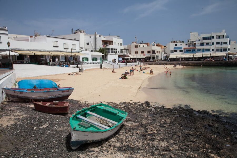 From Lanzarote: Day Trip to Fuerteventura and Corralejo - Corralejo: 90 minutes around the old port