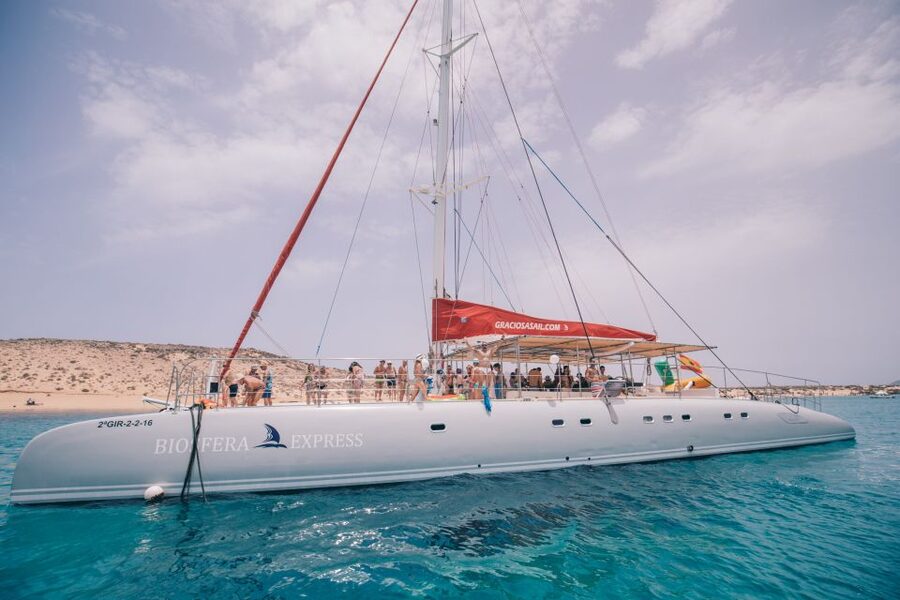 From Lanzarote: Sailing Day Trip Around La Graciosa - Key things to know before booking