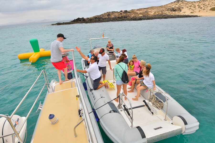 From Lanzarote: Sailing Day Trip Around La Graciosa - Francesa Beach, swimming, snorkeling, and kayaking