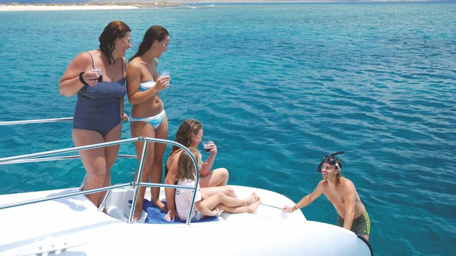 From Lanzarote: Sailing Day Trip Around La Graciosa - From your hotel to Órzola