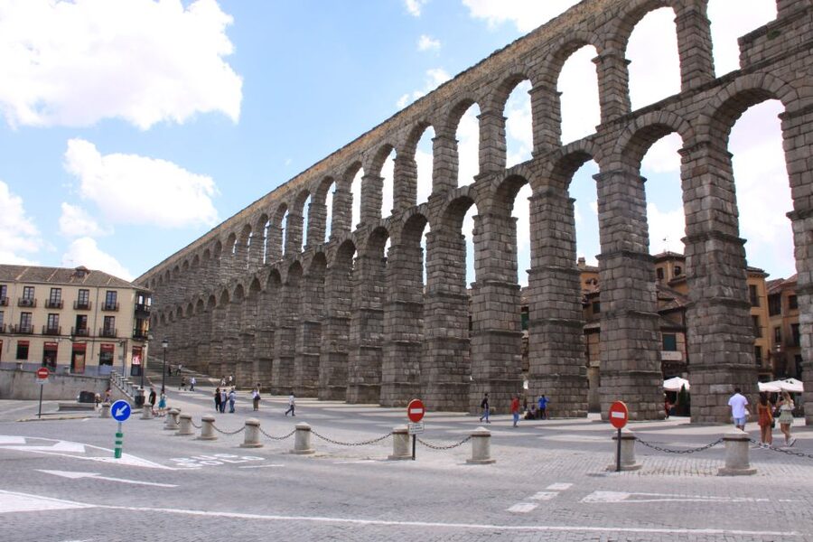 From Madrid: Avila and Segovia Full-Day Tour - Ávila’s walls and the world of Teresa