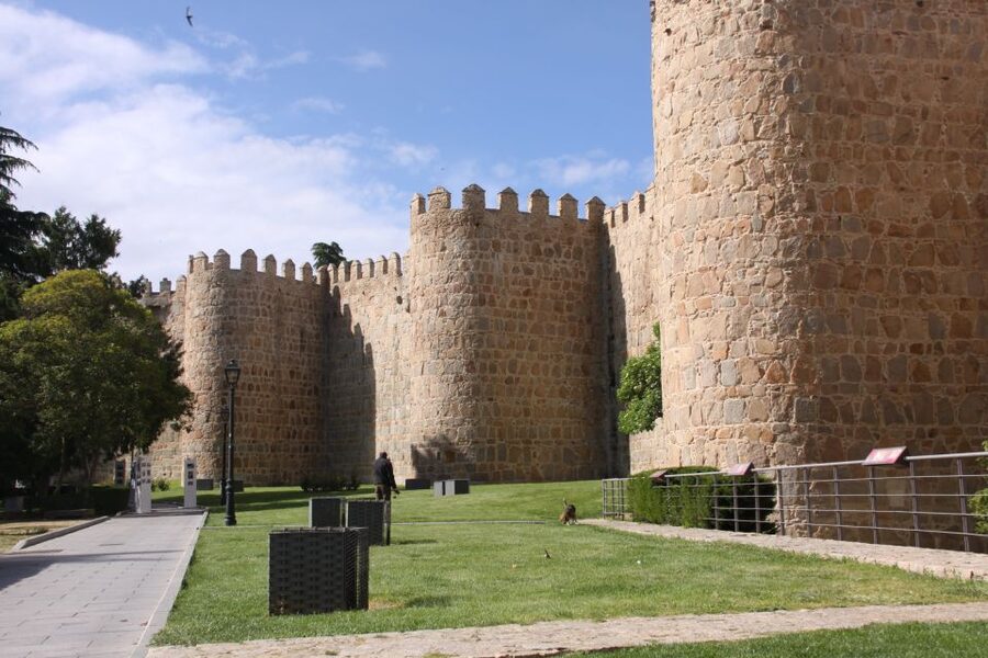 From Madrid: Avila and Segovia Full-Day Tour - Who should book this day trip?