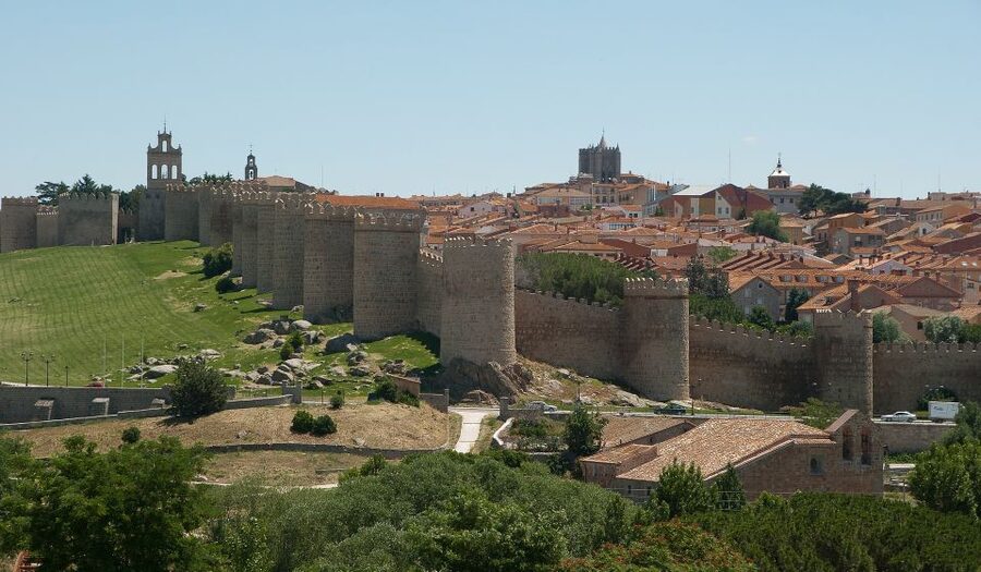 From Madrid: Ávila and Segovia Guided Day Trip - Choosing the Alcázar option