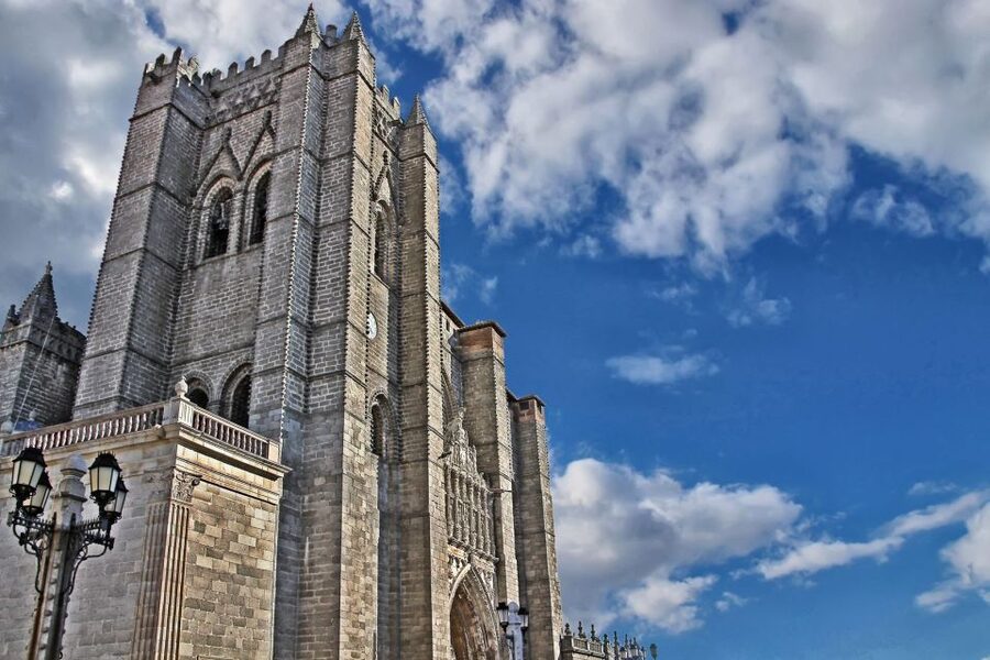 From Madrid: Day Trip to Ávila and Salamanca w/ Guided Tour - The two-hour ride from Madrid