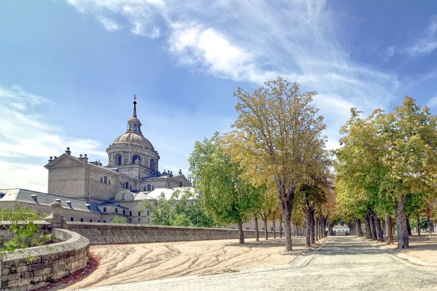 From Madrid: El Escorial and Valley's Basilica Half Day Tour - How the guide affects the El Escorial visit
