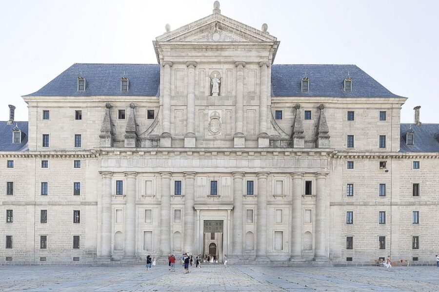 From Madrid: Escorial Monastery & Valley of the Fallen Trip - The short ride to the Valley of the Fallen