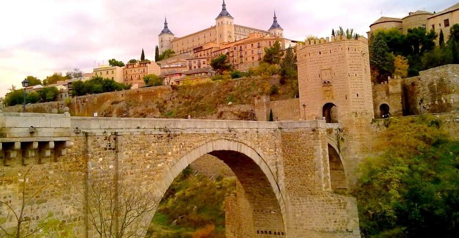 From Madrid: Guided Day Trip to Segovia and Toledo - Two famous cities, one very full day