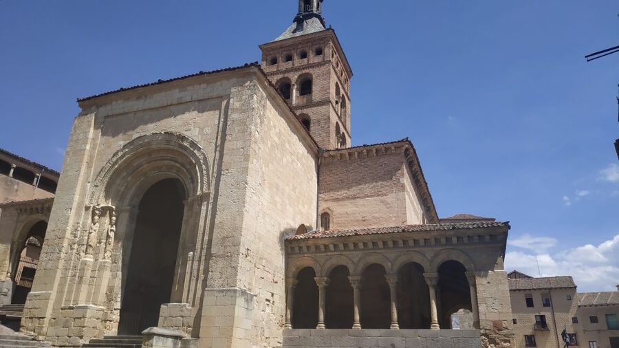 From Madrid: Guided Day Trip to Segovia and Toledo - Cathedral, Alcázar, and the cost of going inside