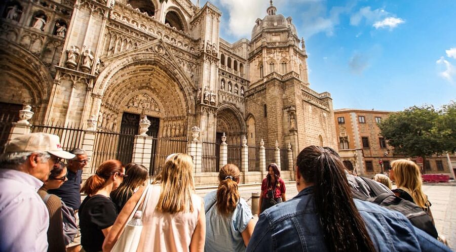 From Madrid: Guided Day Trip to Toledo by Bus - Meeting at Neptune Fountain