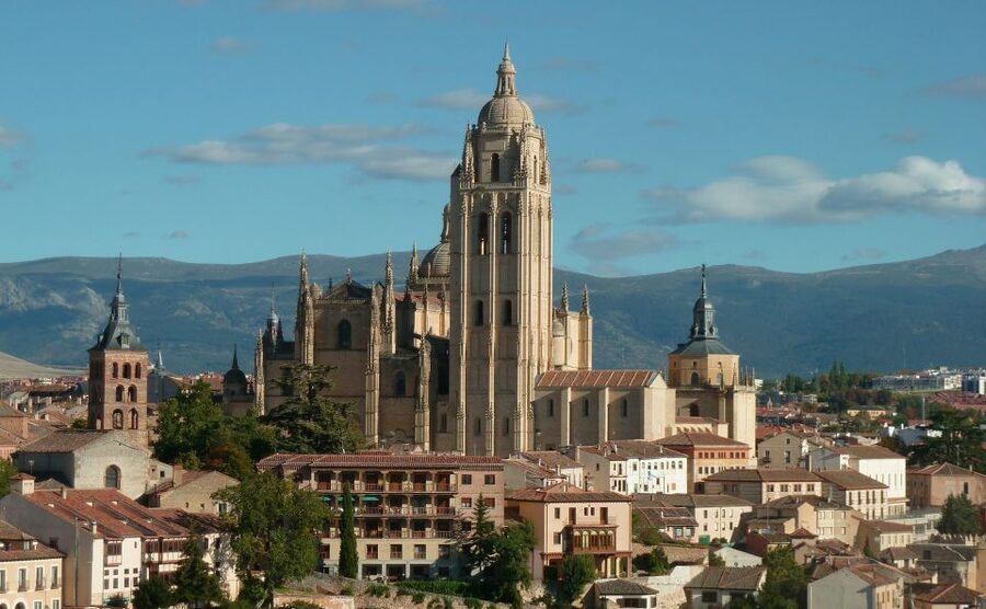 From Madrid: Segovia & Avila Day Trip with Optional Tickets - Lunch: useful, local, and time-consuming
