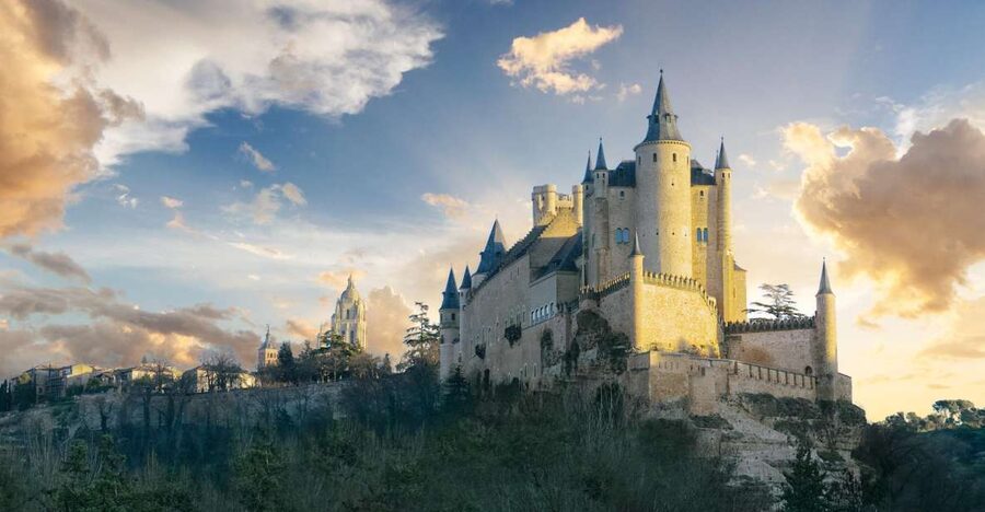 From Madrid: Segovia & Avila Day Trip with Optional Tickets - Segovia begins with an unforgettable aqueduct
