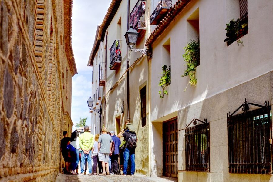 From Madrid: Toledo Guided Day Trip - The one-hour guided walk through Toledo