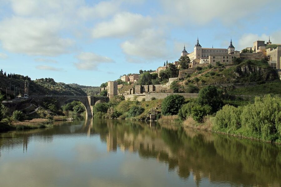 From Madrid: Toledo Guided Day Trip - The cathedral and the old city