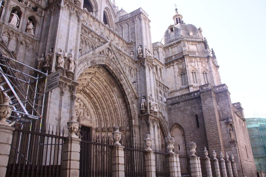 From Madrid: Toledo & Jewish Quarter Half-Day Tour - Walking into the Jewish Quarter