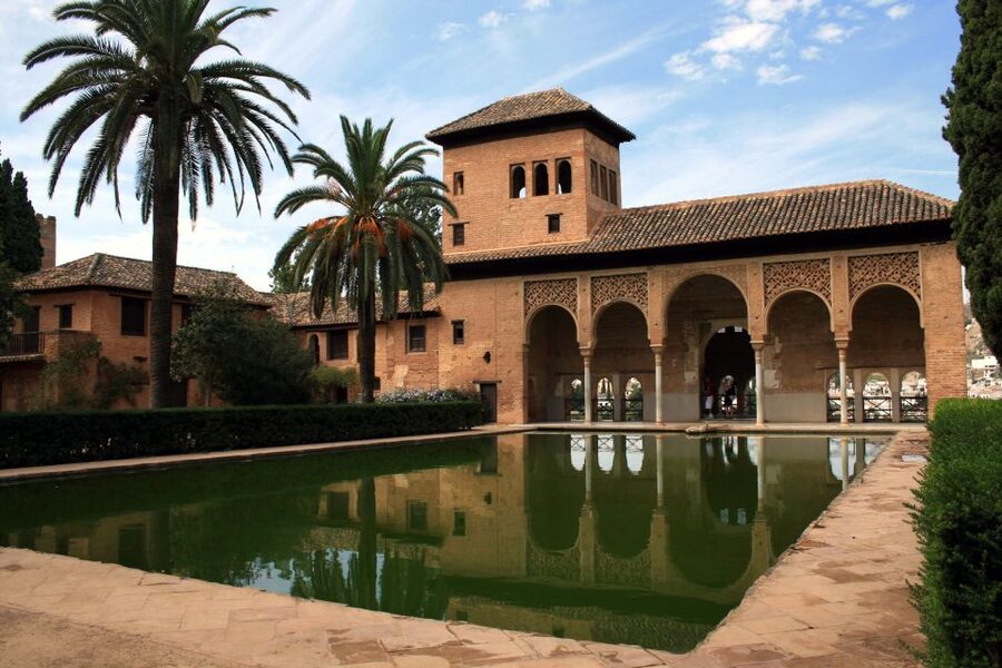 From Malaga: Alhambra Guided Tour with Entry Tickets - The Palace of Charles V and a change of style
