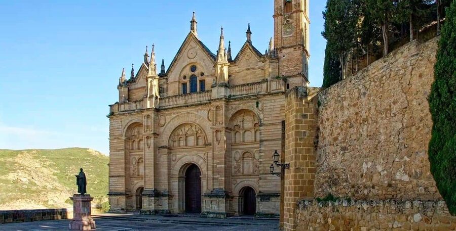 From Málaga: Caminito del Rey & Antequera: Dolmens and free time - Who should book this experience?