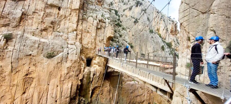 From Málaga: Caminito del Rey Guided Day Trip - The 2.5-hour walk above the Guadalhorce River