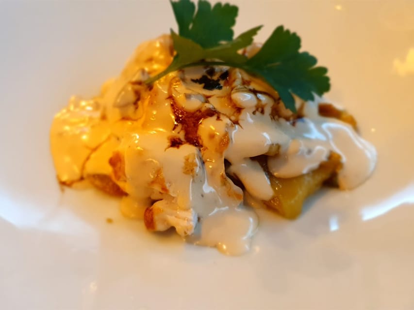 From Malaga: Caminito del Rey/White Village Tour & Tapas - What to wear and carry