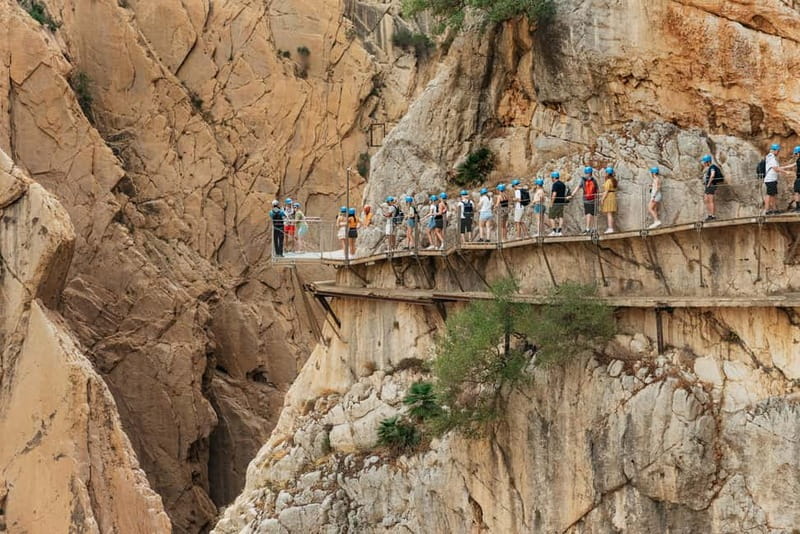 From Málaga & Costa del Sol: Caminito del Rey Guided Tour - Reaching the northern entrance