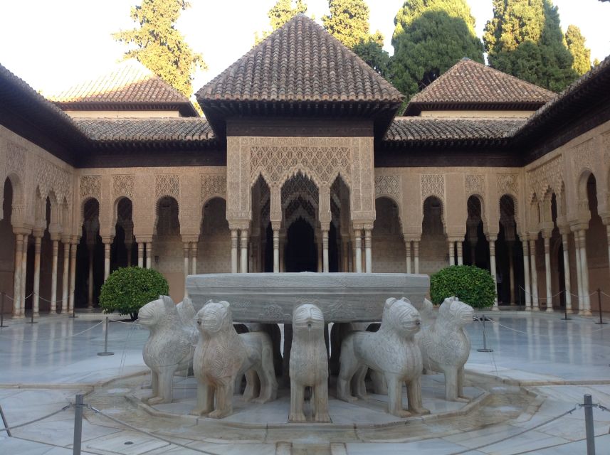 From Malaga: Granada Full-Day Trip with Alhambra - Seeing Granada before or after the palace