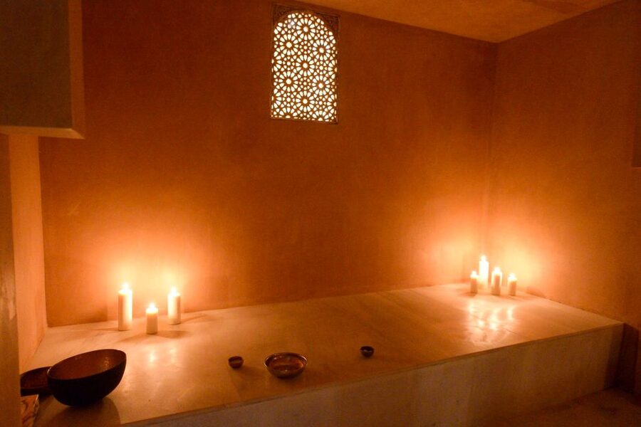 From Malaga: Hammam Bath, Kessa and Relaxing Massage Tour - The architecture is part of the value