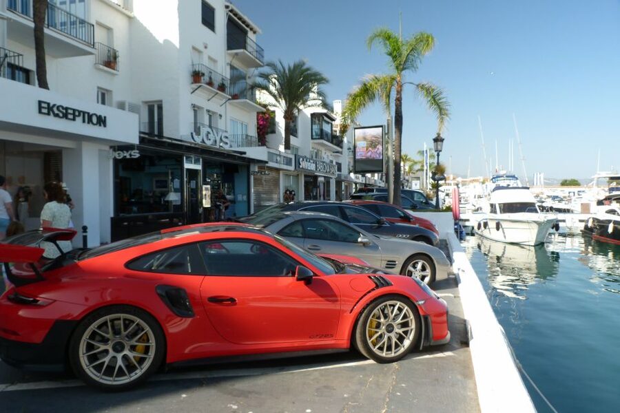 From Malaga or Costa del Sol: Mijas, Marbella & Puerto Banus - Who should book this day trip