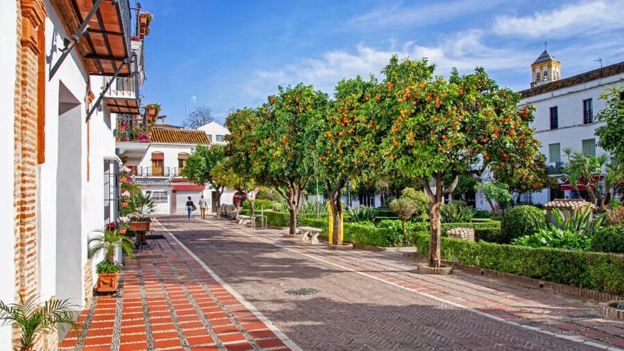 From Malaga or Costa del Sol: Mijas, Marbella & Puerto Banus - What $45 really gets you