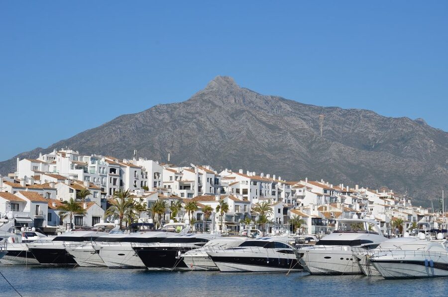 From Malaga or Costa del Sol: Mijas, Marbella & Puerto Banus - Starting near Torremolinos