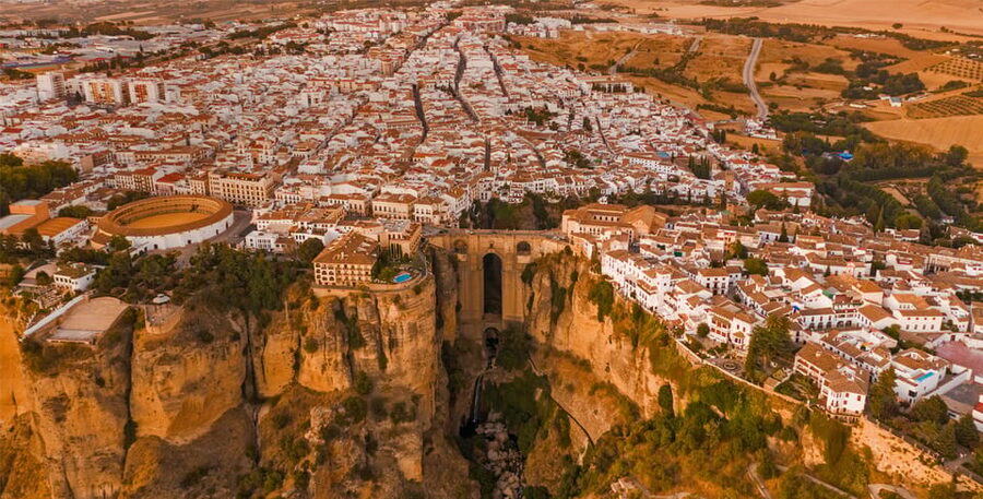 From Malaga: Ronda and Setenil Tour with Scenic Train - Why Ronda and Setenil work so well together