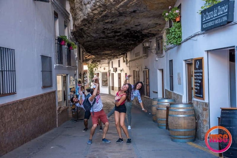 From Malaga: Ronda & Setenil de las Bodegas Guided Day Trip - The guides make a real difference