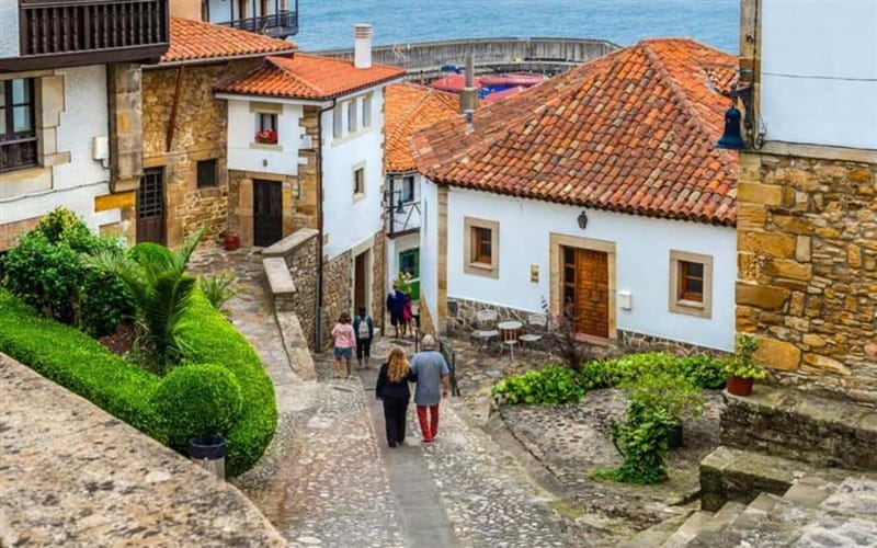 From Oviedo: Covadonga, Cangas de Onís, and Lastres Tour - Lastres from the San Roque Viewpoint