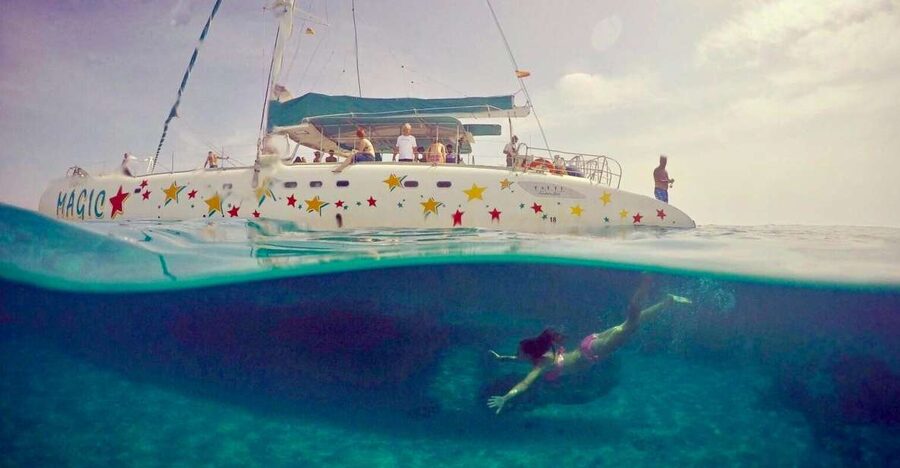 From Roses: Catamaran Cruise to Cap de Creus - From Roses to the open Costa Brava