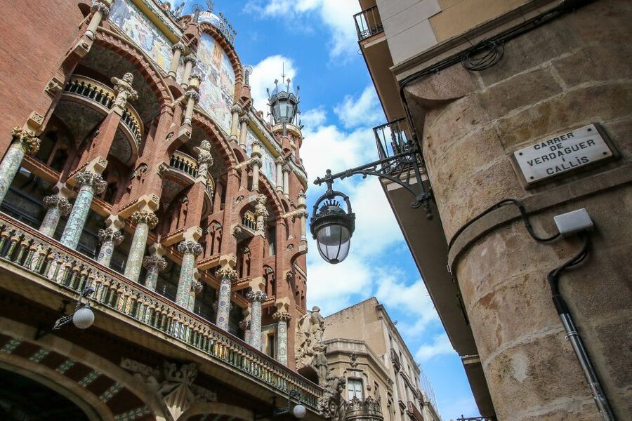 From Salou: Barcelona City Center Tour - Morning pickup from Salou