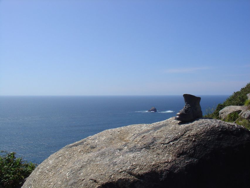 From Santiago: Finisterre, Muxia & Costa da Morte Excursion - Muros: a gentle final stop