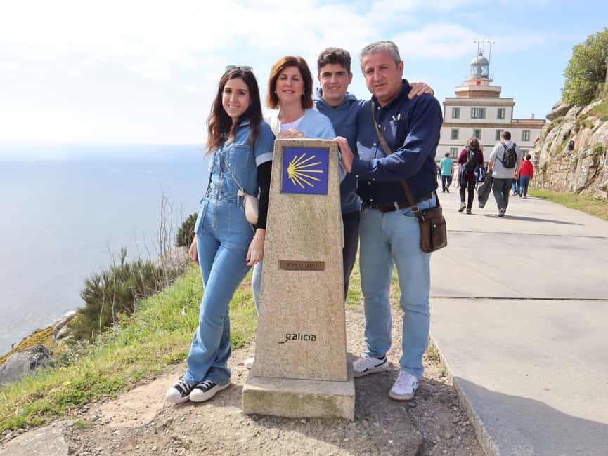 From Santiago: Finisterre, Muxia, Ézaro - 7 stops day tour - Muros, the Morning Introduction to the Coast