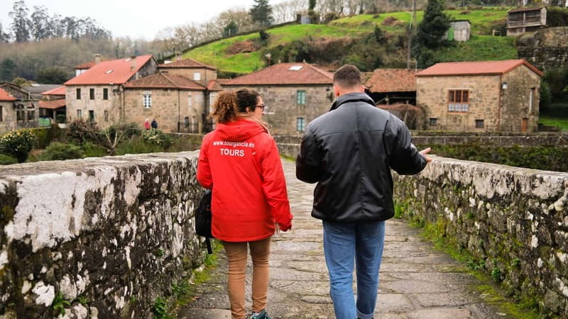 From Santiago: Finisterre, Muxia, Ézaro - 7 stops day tour - Fisterra Village: The Day’s Most Flexible Stop